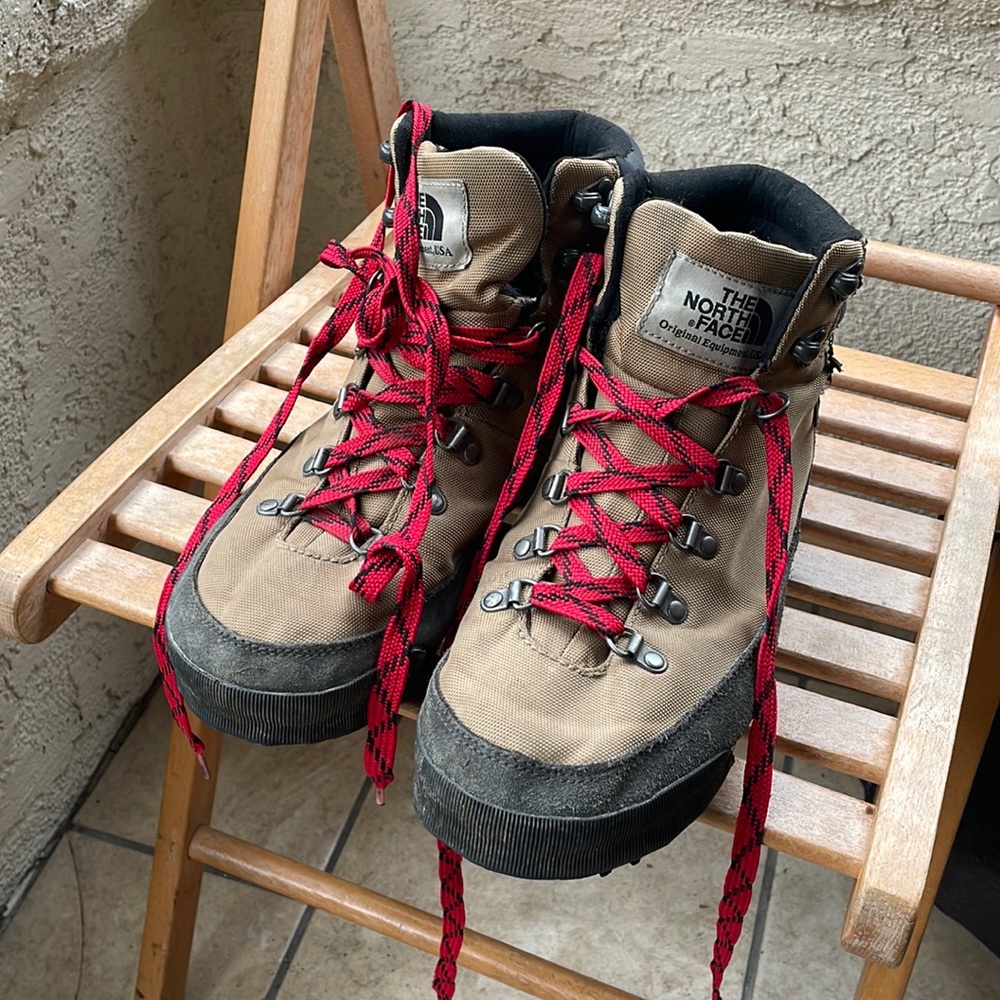 Mens size 10 north face weatherproof boots